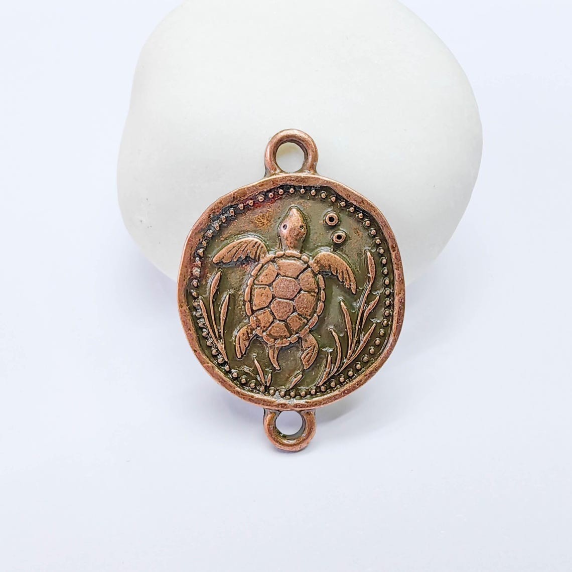 Sea Turtle Connecor Charms, Round Pendant Earring Antique Copper 34x24mm G37758