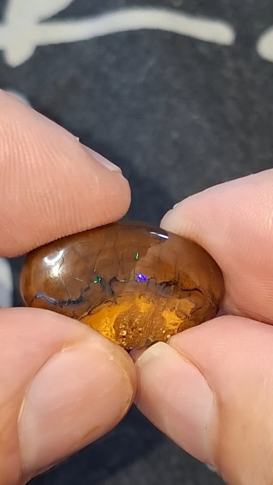 17.9ct Queensland Boulder Opal. Vibrant streaks of bright green & electric blue