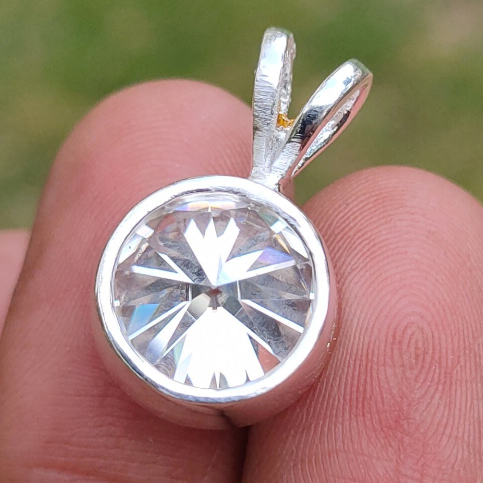RARE 10.00 Ct White Diamond Solitaire Pendant Necklace-Tariff Free