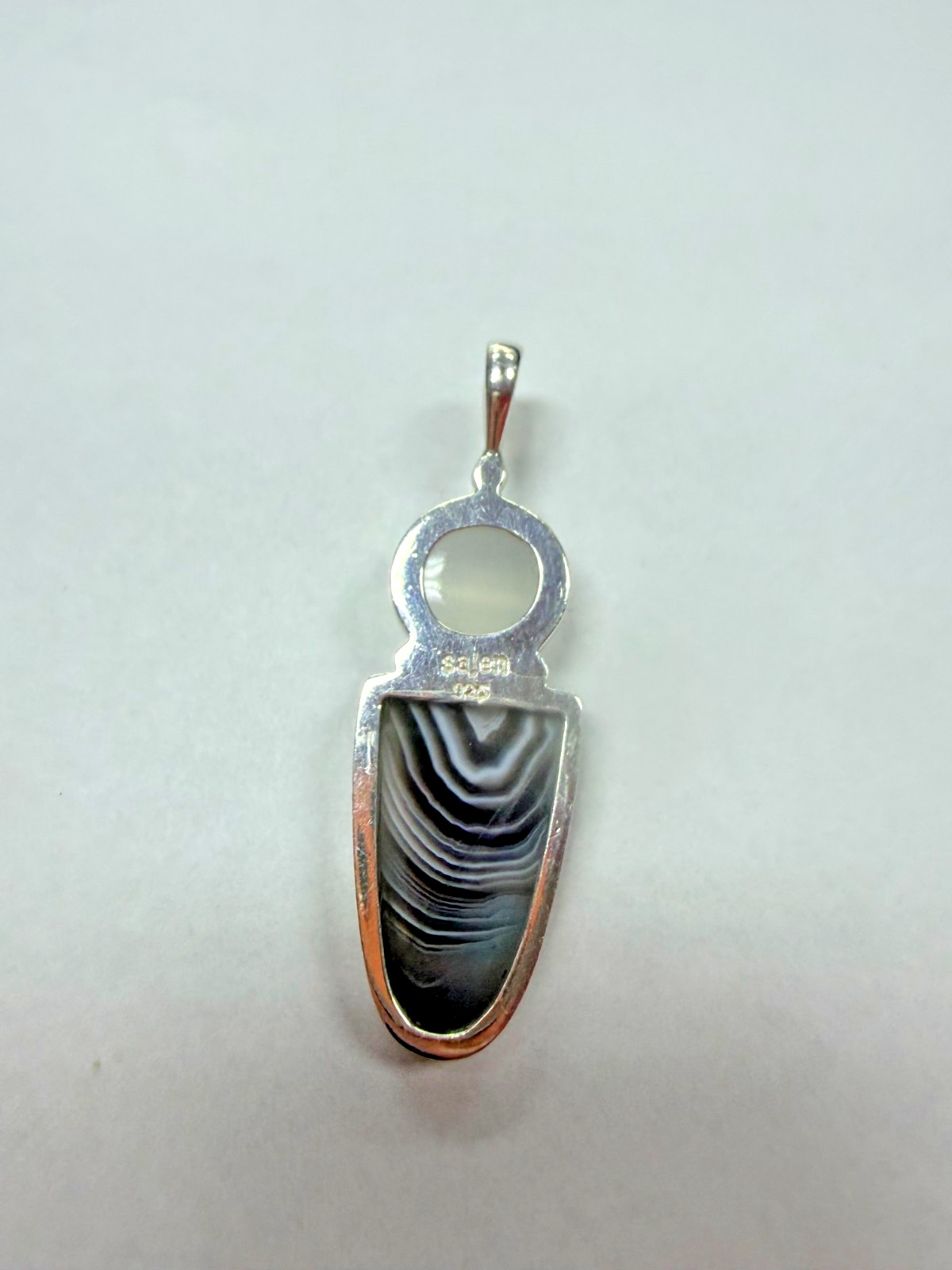 SAJEN Sterling Silver Drop Pendant w/ Grey Designed Stone / white stone [076DuW]