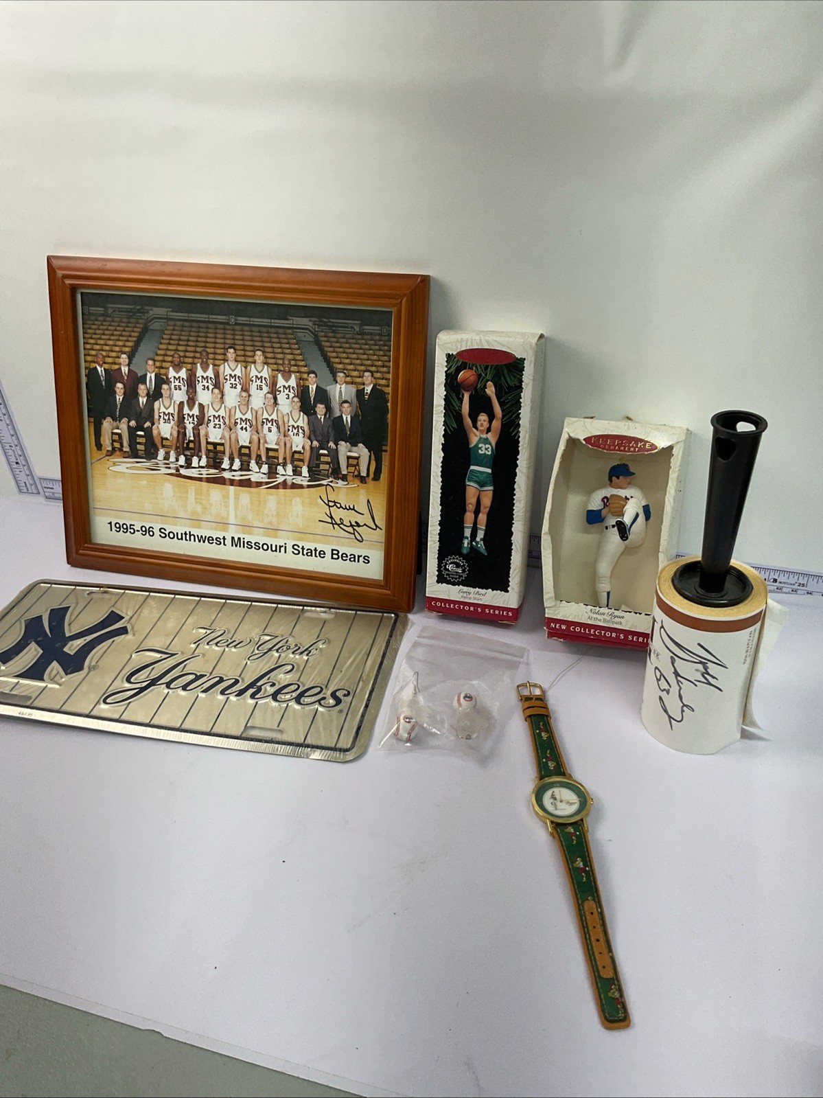 Sports Memorabilia Random Lot As Pictured 7 Items Yankees, Cubs, Larry