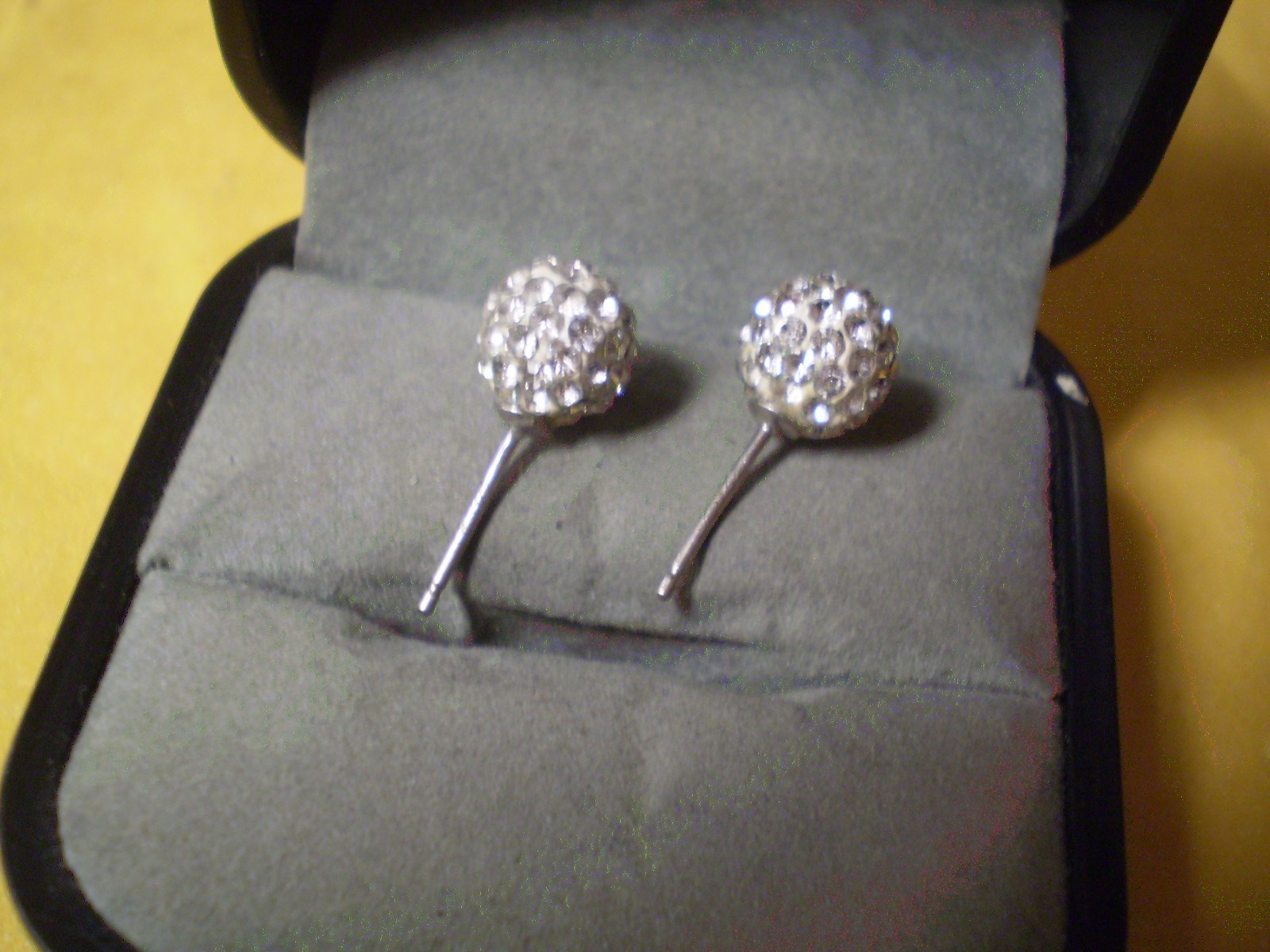 Sterling Silver 925 Ladies Glitter Ball Earrings 1.1 grams