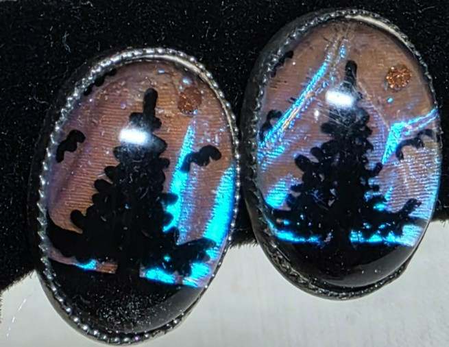 ~VINTAGE STERLING SILVER W/DOMED BUTTERFLY WING SILHOUETTE SCREW-BACK EARRINGS