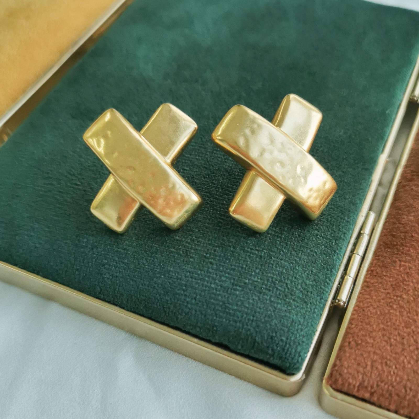 Julie Vos Gold Catalina X Earrings