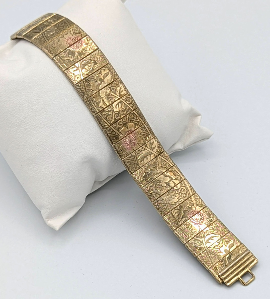 Vintage Etched Mural Panel Bracelet Floral Gold Tone Pink Flower Mesh Back 7″