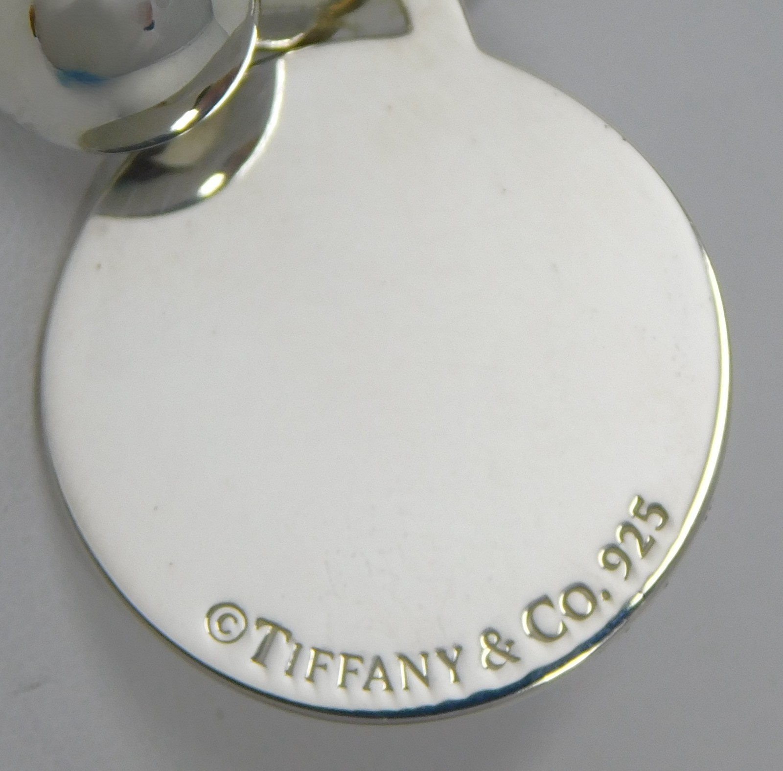 2001 Large TIFFANY & Co. Sterling Round Tag Charm Horseshoe Key Chain Ring B9445