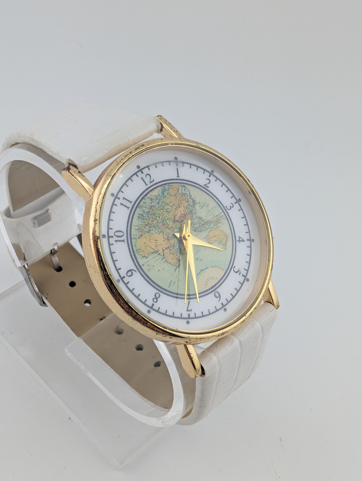 World Map Women’s Quartz Watch 38mm Gold Case White Band- New Battery