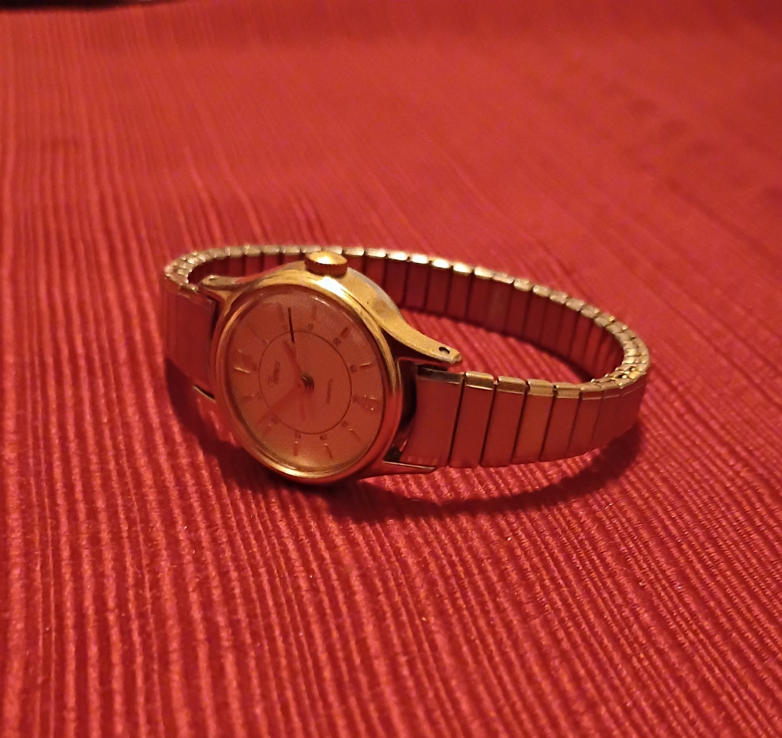 Timex BA CELL Women’s Quartz Gold Tone Analog Bracelet Watch – New Battery Works