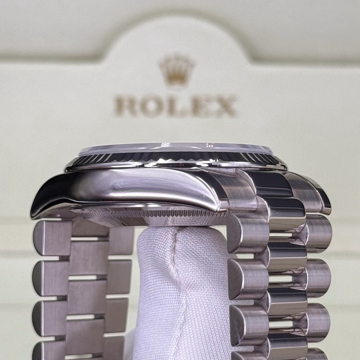 Rolex Day-Date 36 White Gold 118239 Silver Dial President Bracelet