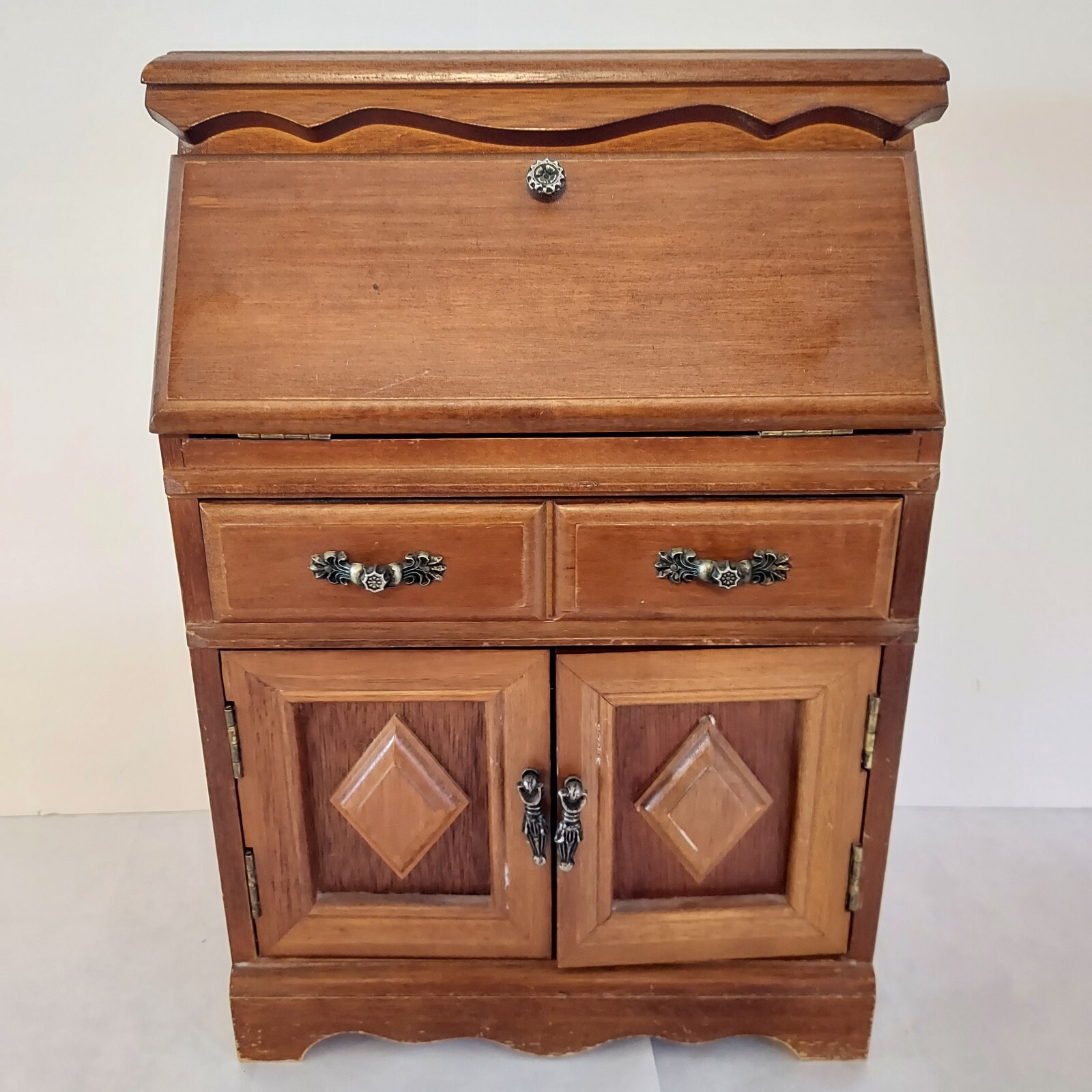 Retro Early American Look Tabletop Jewelry Box Chest 5 Compartments Diamond Door