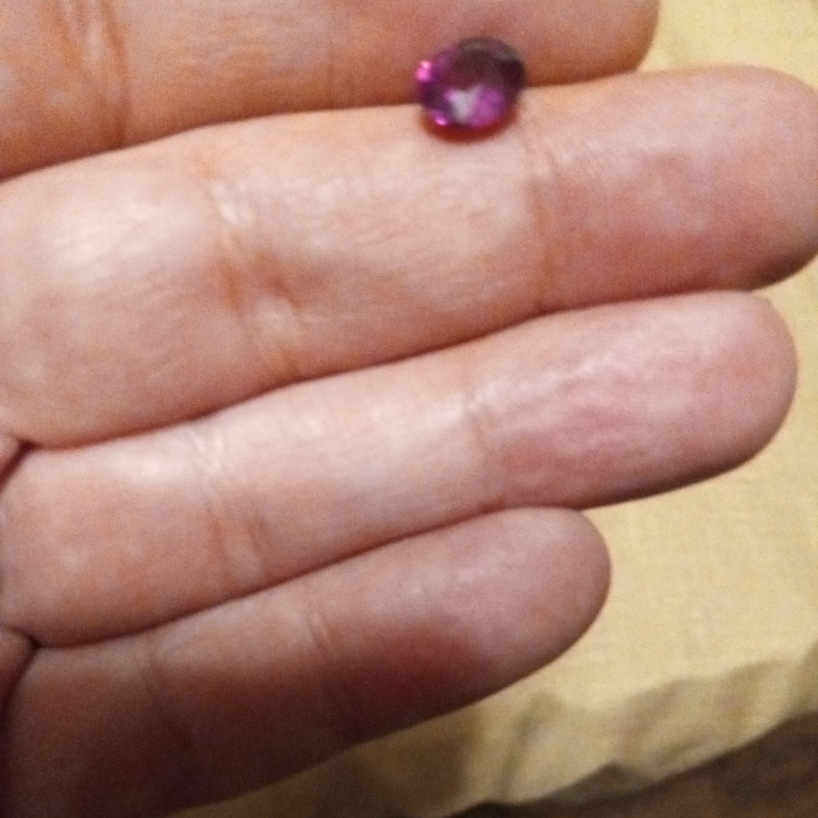 1.83 ct natural pinkish purple rhodolite Garnet oval shaped beautiful