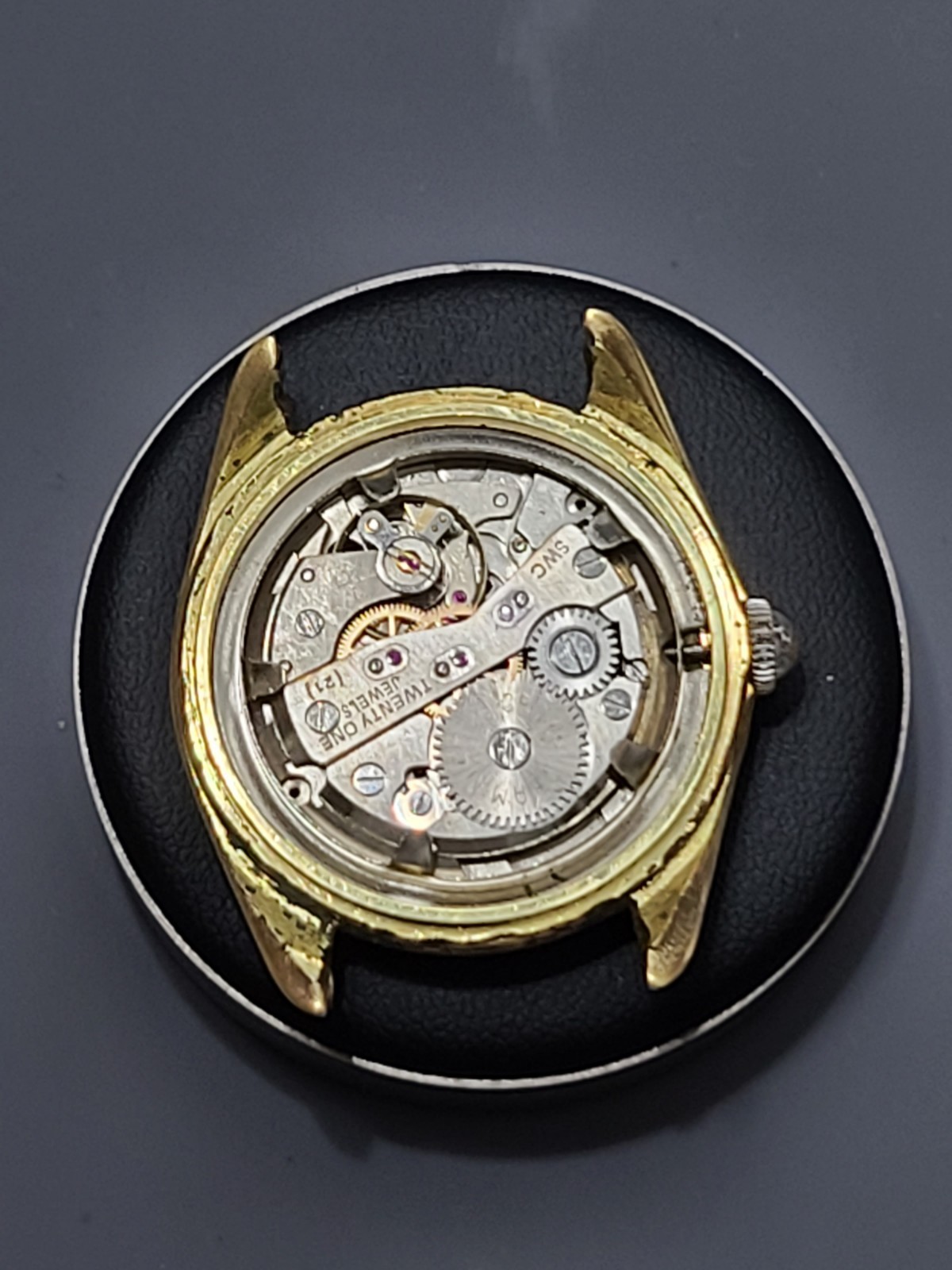 Waltham Men’s 21 Jewels Gold Tone 1972, mechanical working untested.