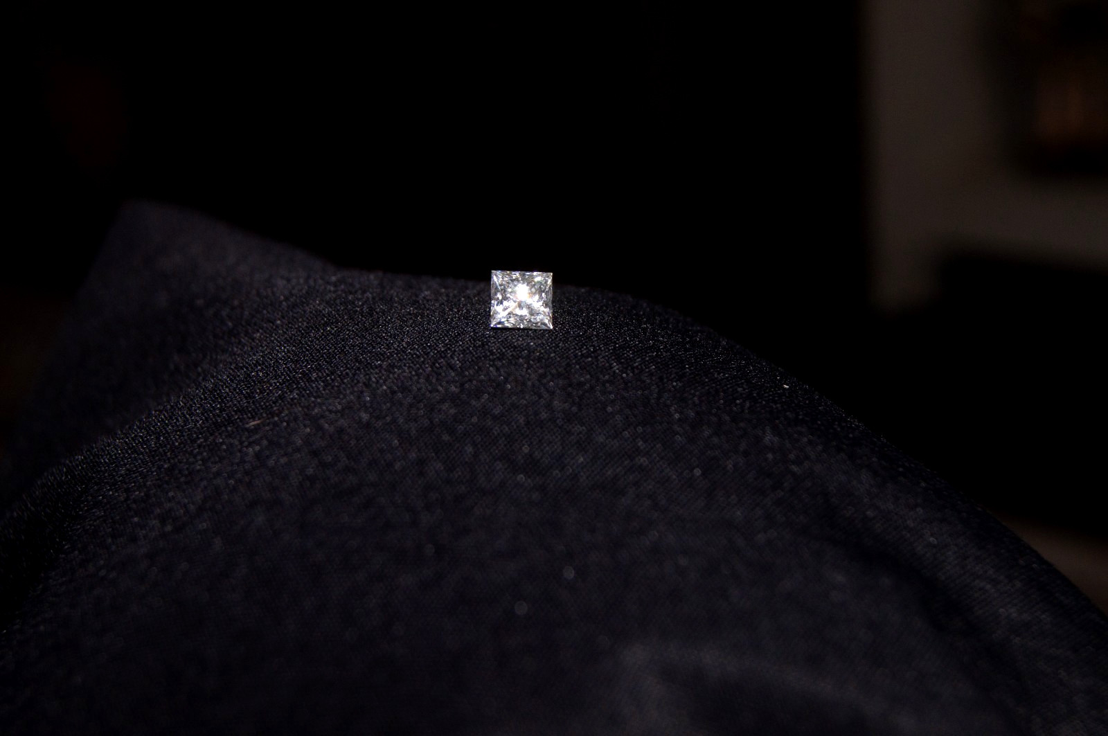 1.04ct Lab-Created Diamond Princess Cut D VVS1 IGI Certified HPHT