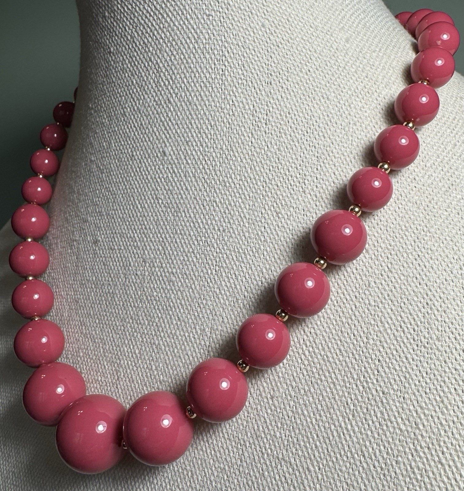 Beautiful Vintage 1970’s Dark Mauve Pink Bead Necklace