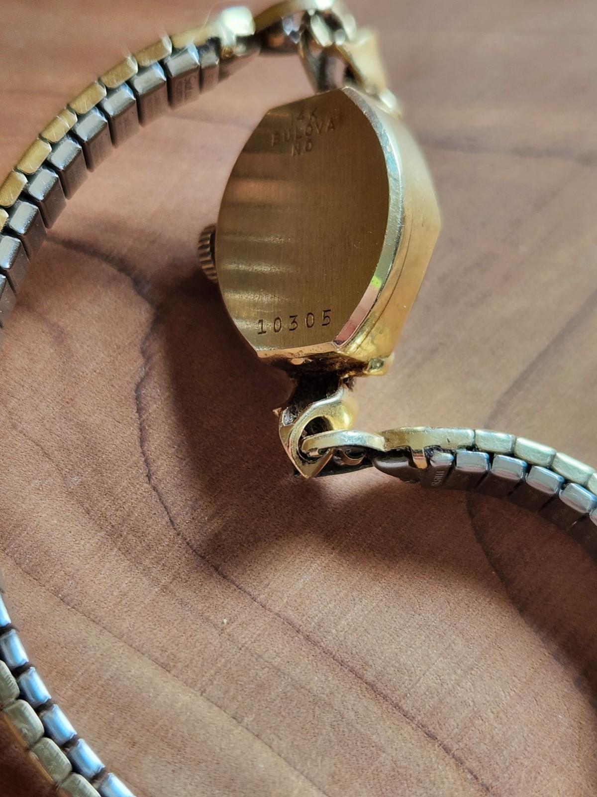 Bulova 23 Jewels Ladies 14K Gold Dress Watch Manual Wind Vintage Antique