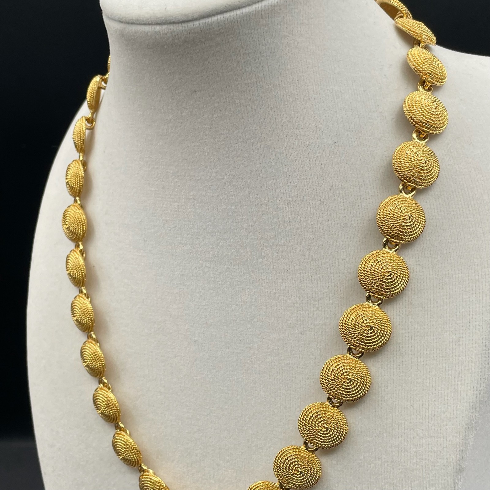 Vintage Gold Tone Classic Fashion Filigree Disc Matar Mala Push Lock Necklace