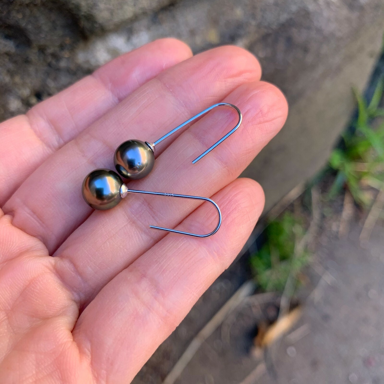 8.5~9mm Peacock Black Tahitian Pearl Sterling Silver Stylish Earring Dangle 28mm