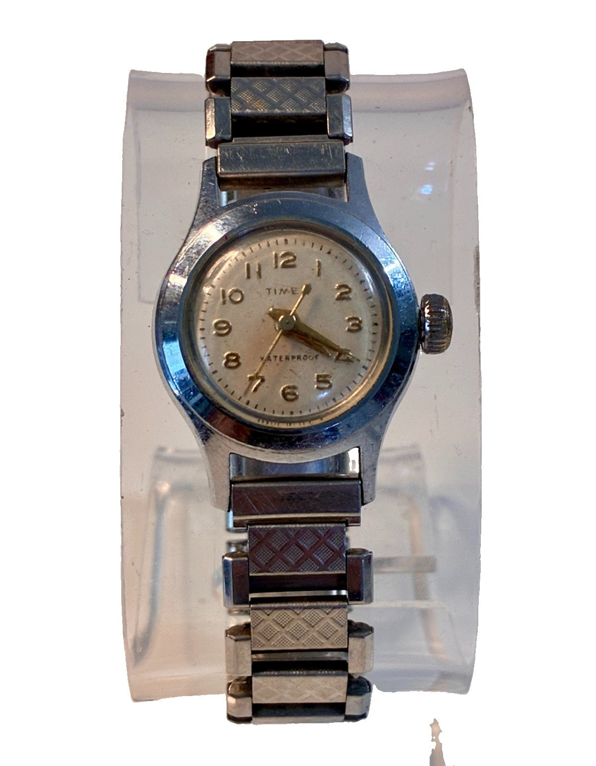Timex Vintage Women’s Mechanical Watch, Shock-Resistant, Silver Dial, 17J WORKS