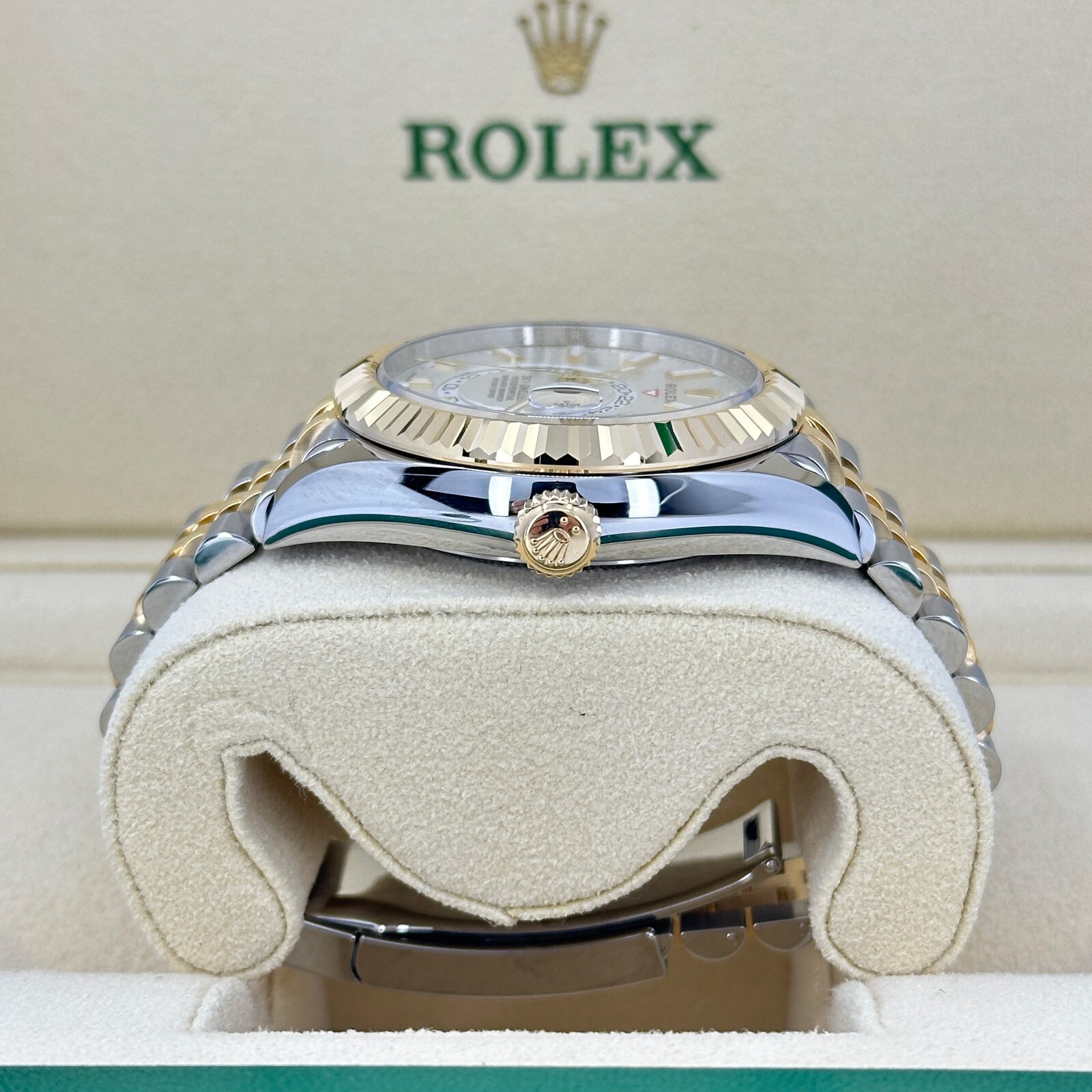 Rolex Sky-Dweller, Oystersteel, 18k Yellow Gold, Ref# 336933-0006, Unworn 2023