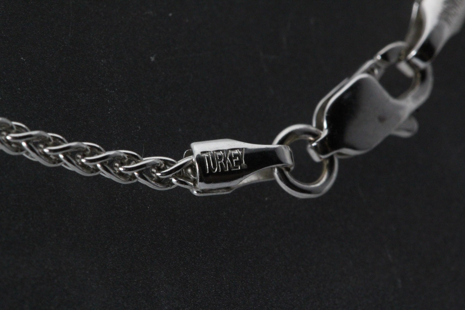 14K White Gold Wheat Chain Necklace 5.4 grams 20″ long, 1/16″ wide (NEC5973x)