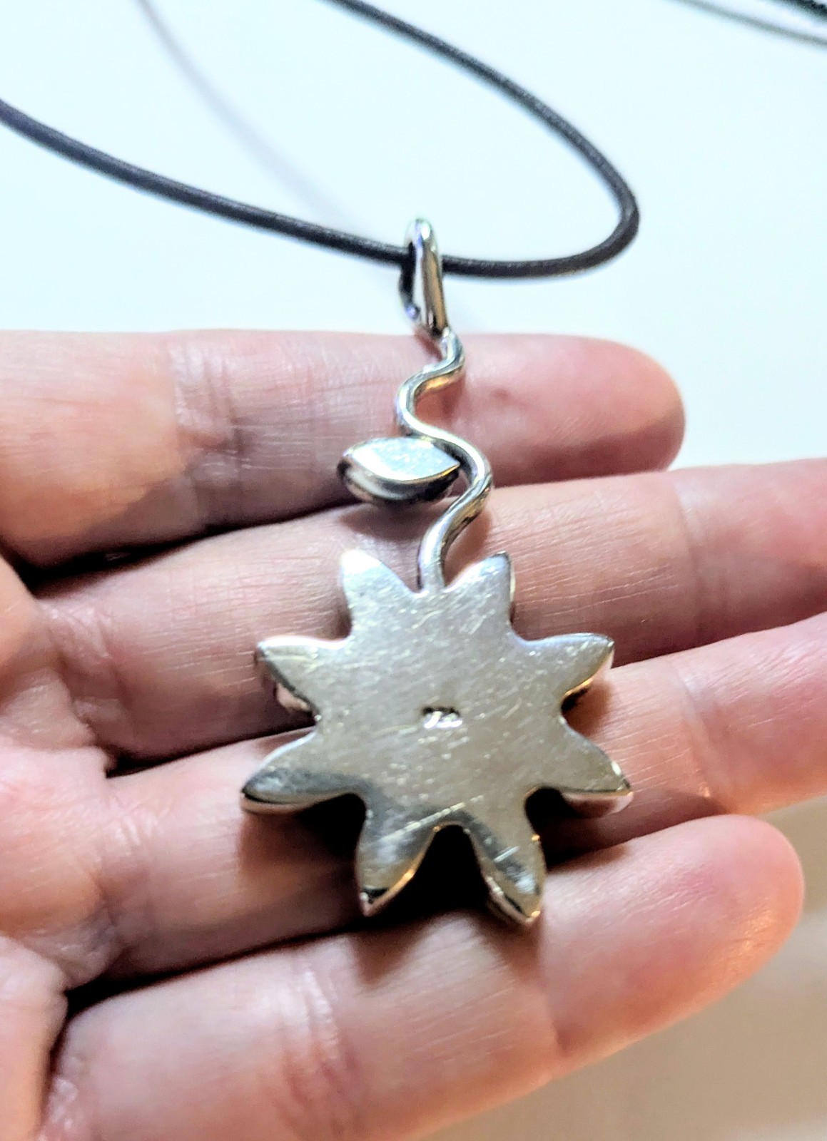 N.A. Southwest Turquoise & Sterling Silver Floral Flower Vine Pendant Necklace