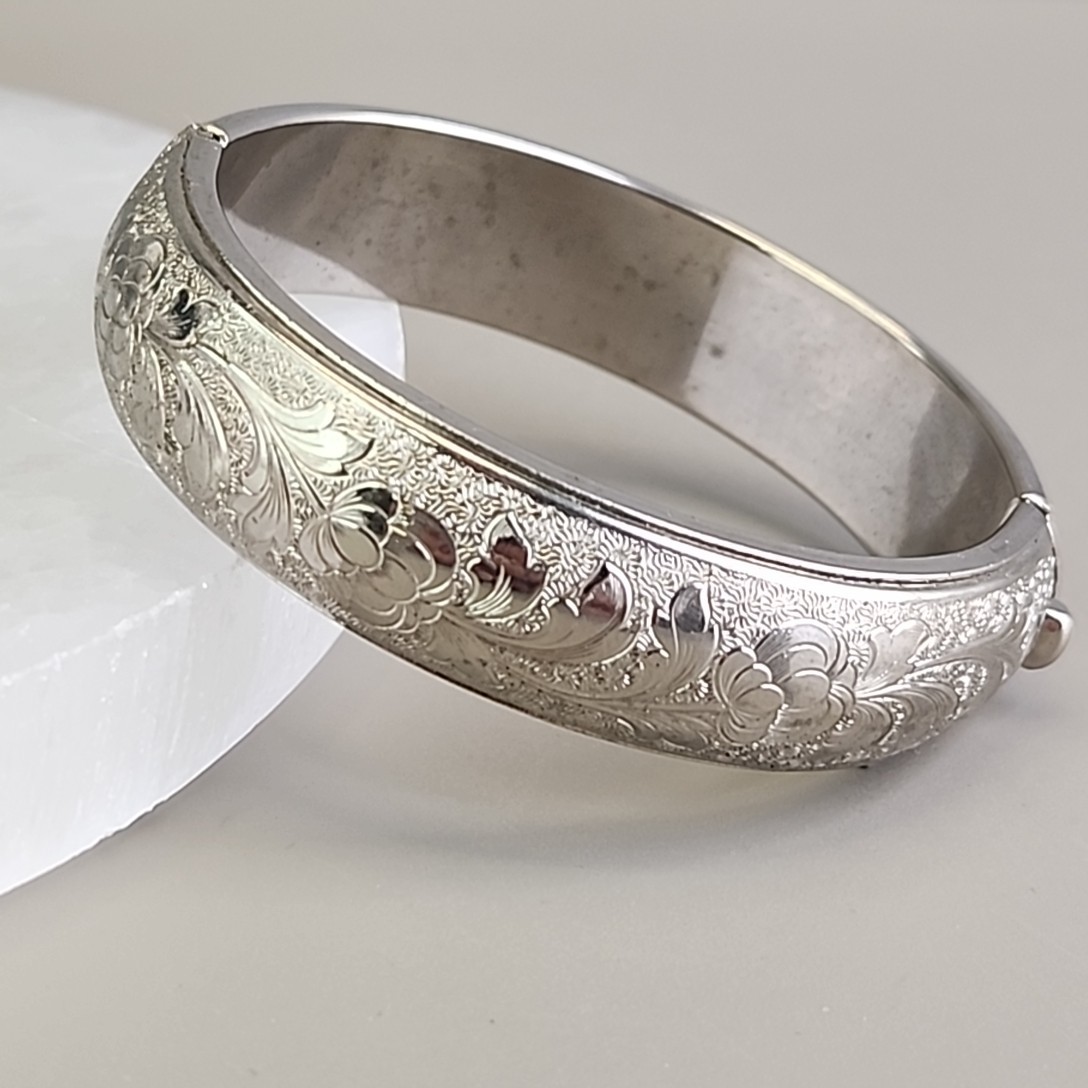 Vintage Etched Bangle Bracelet 14mm Hinged Puffy Silver Tone Push Lock 6.5″