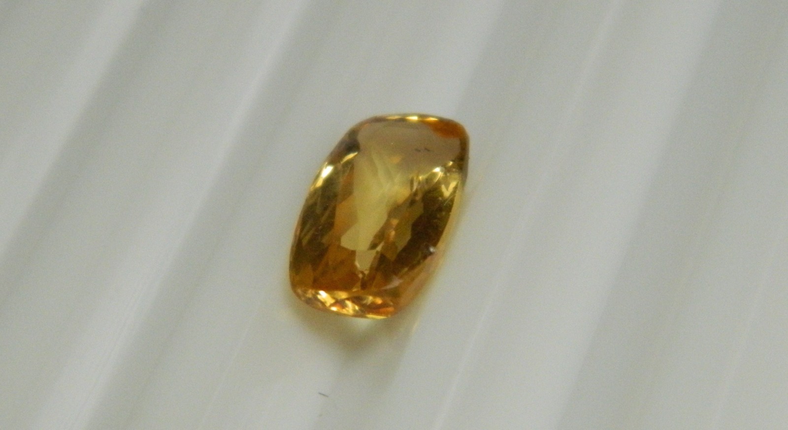Imperial Topaz 2.59 Ct Clarity VS Cushion Cut Natural Golden Brazil I024