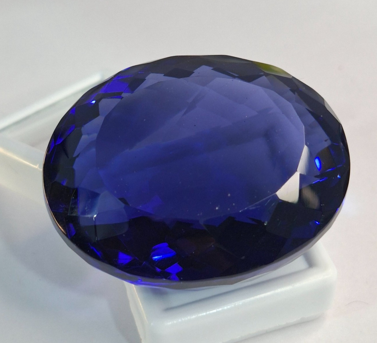 231-233 Ct Flawless Purple Amethyst Oval Shape Loose Gemstone Certified TQ1869