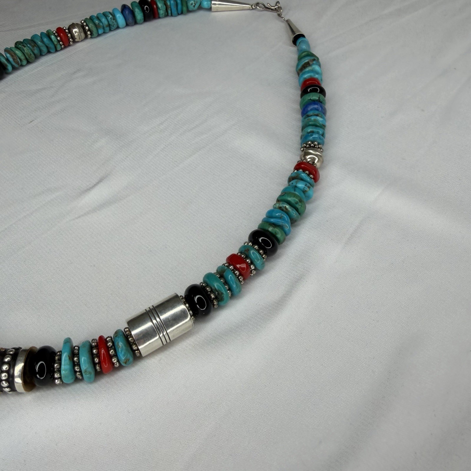 Unmarked Tommy Singer Turquoise Beaded Necklace Native American Style Blue