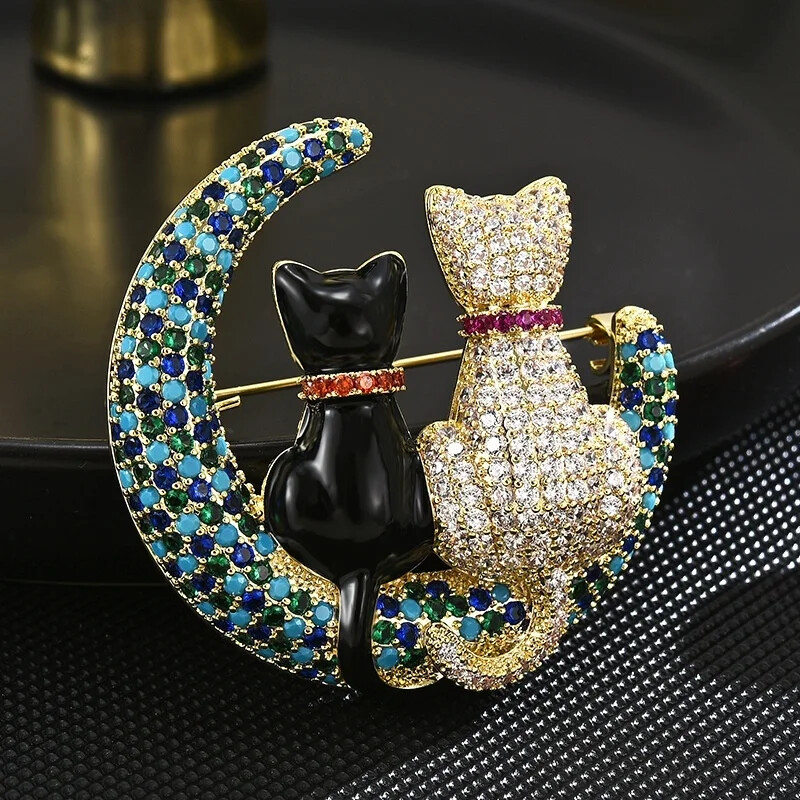 Vintage Moon Cat Brooch for Women Crystal Rhinestone Metal Jewelry Clothing Pin