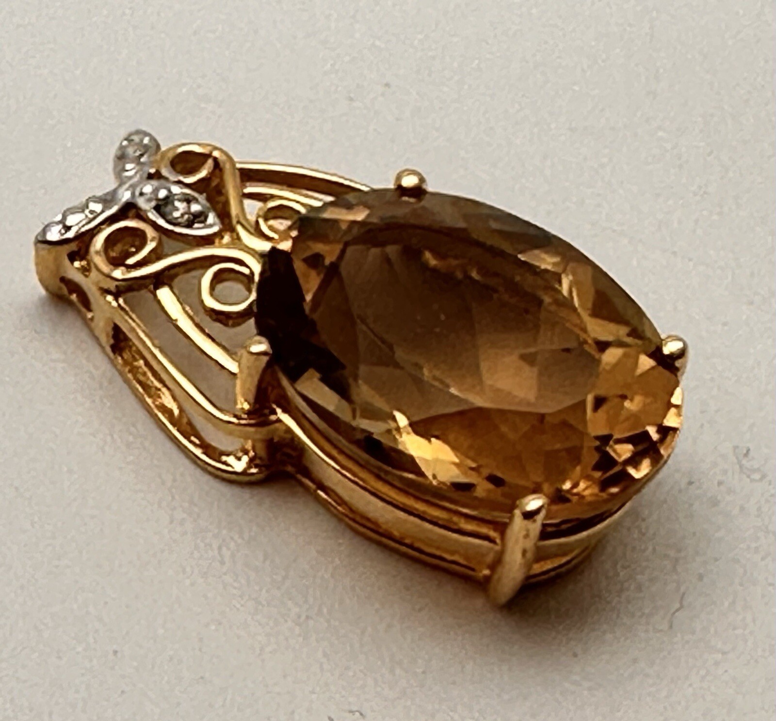 14k Yellow Gold 12mm x 16mm Oval Golden Topaz & Diamond 1/2″ x 1″ Pendant