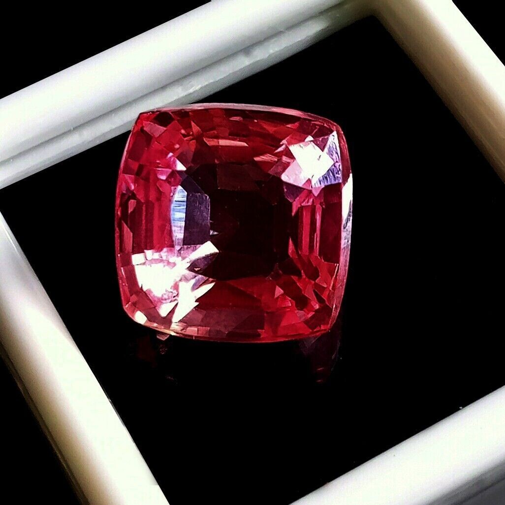 Natural Cushion Fine Cut 10-12 Ct Padparadscha Sapphire Loose Certified Gemstone