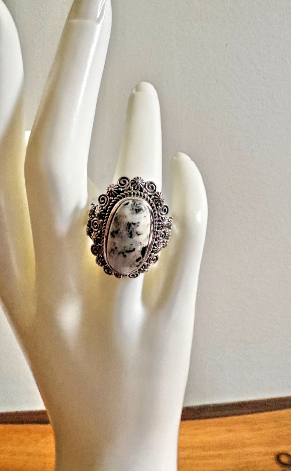 White Buffalo Floral Ring in Sterling Silver – Size 8 (9.0 ctw.)