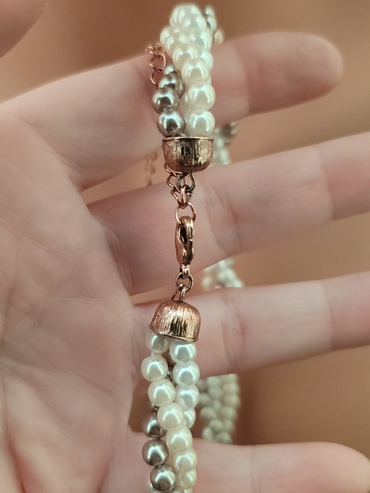 Retro Twisted Faux Pearl Bead Choker Necklace White Cream Beige Vintage AVON HS