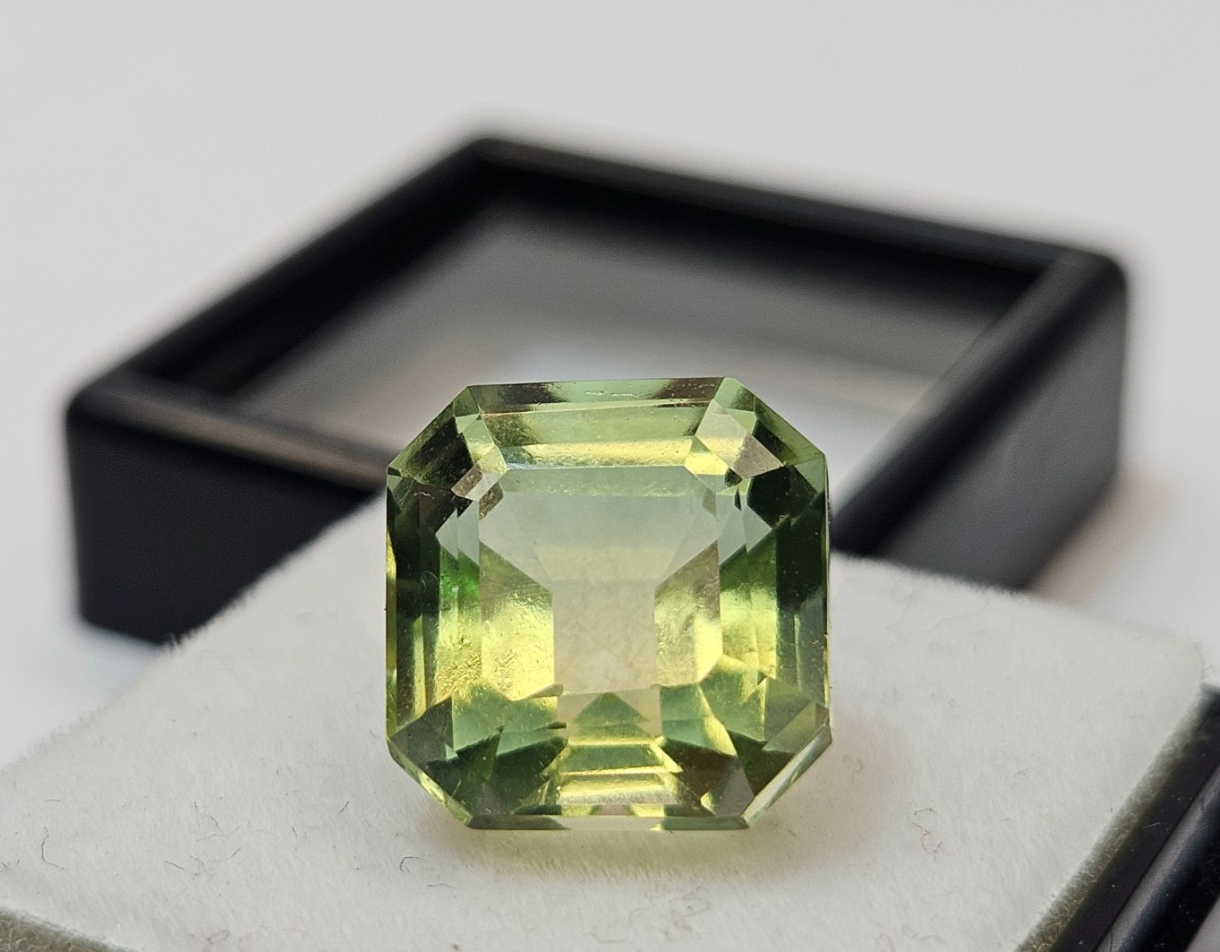 Asscher Cut 6-7 Ct Tourmaline Bi-Colour Certified Loose GEMSTONE For Ring Making