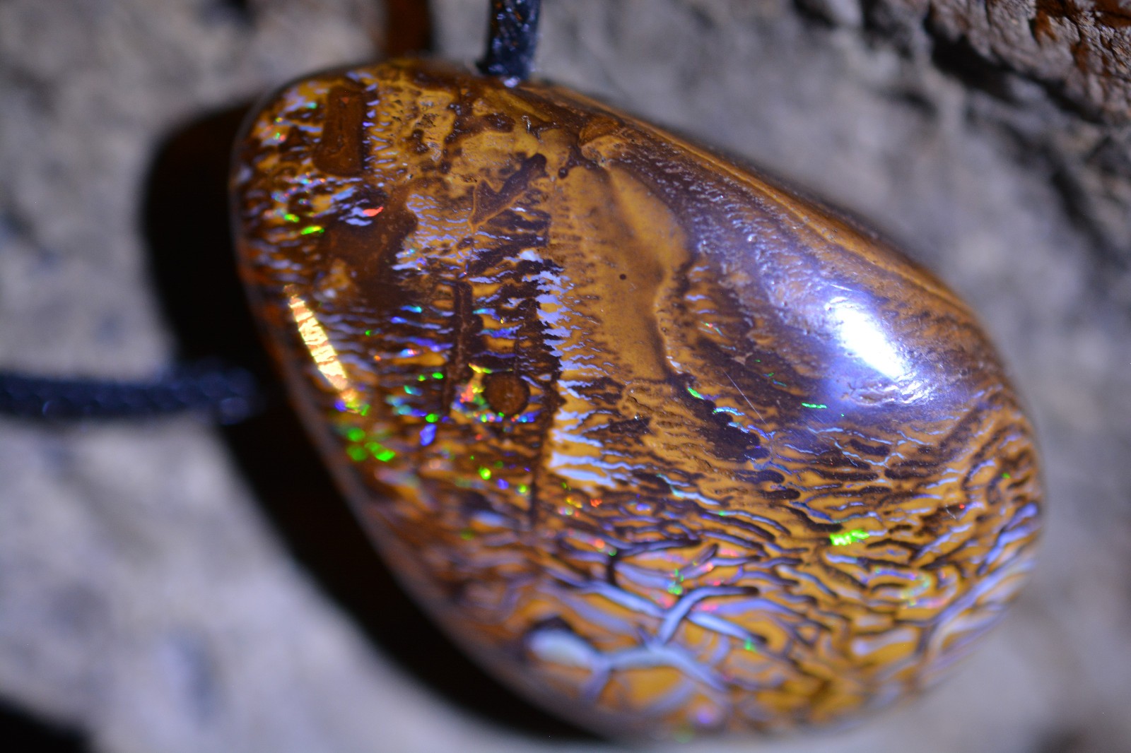 81ct 35x25x11 Nice Multicolor Koroit Nut Boulder Matrix Opal Australia gem