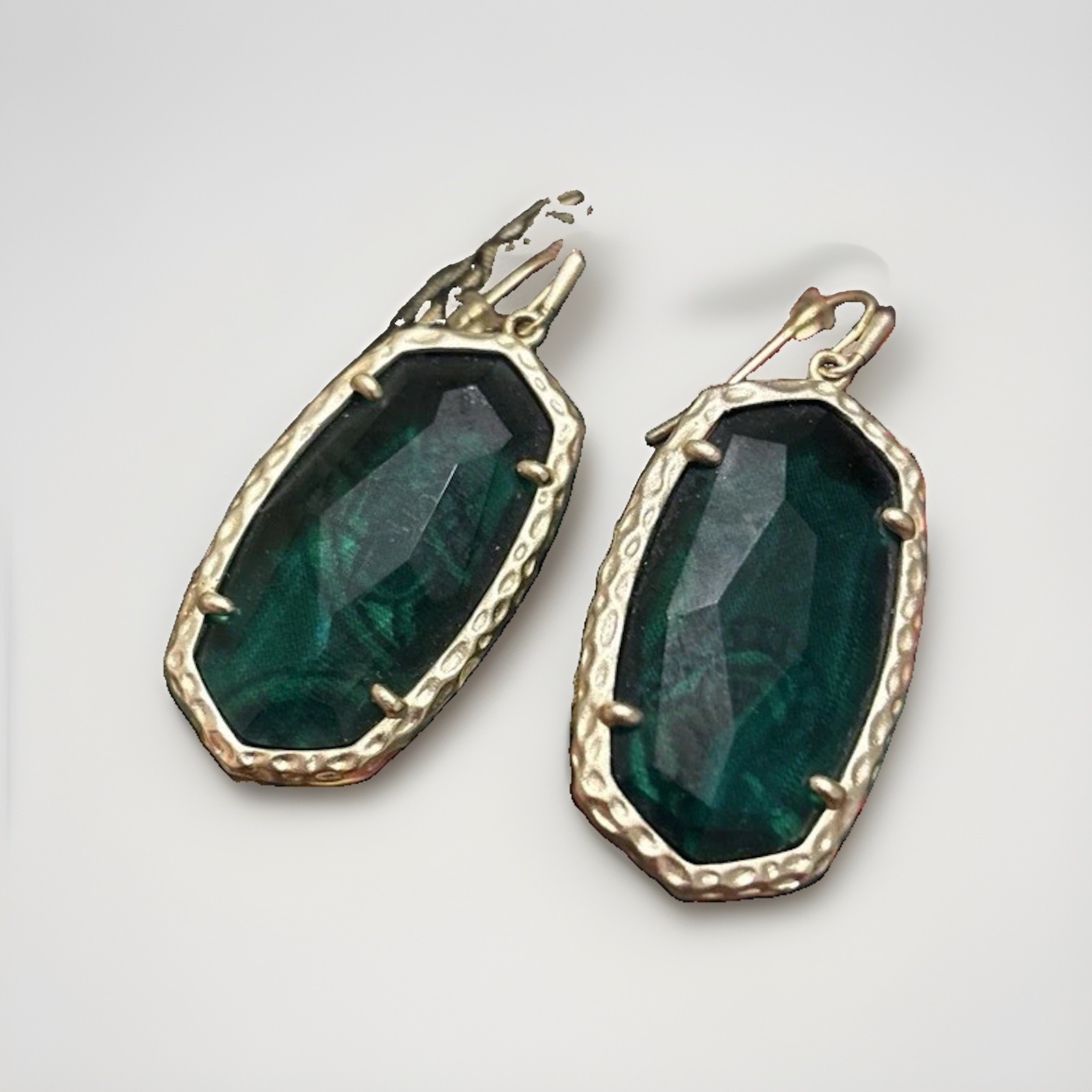 Kendra Scott Elle Drop Earrings Emerald Green Gold Retired NWOT Dust Bag