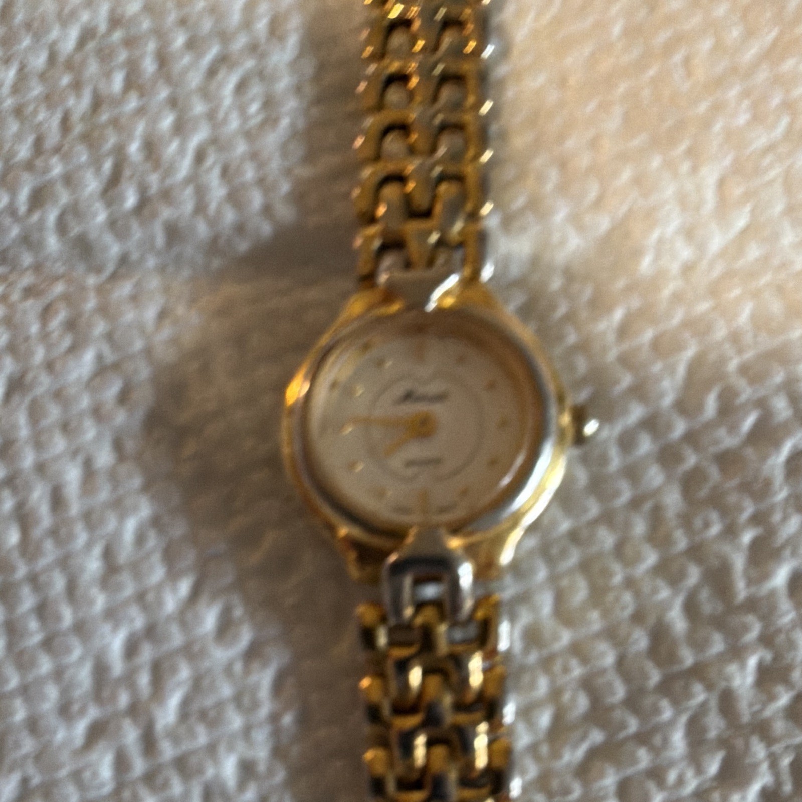 Limes Women’s Analog Gold Tone Bracelet Watch White Dial Arabic Numerals