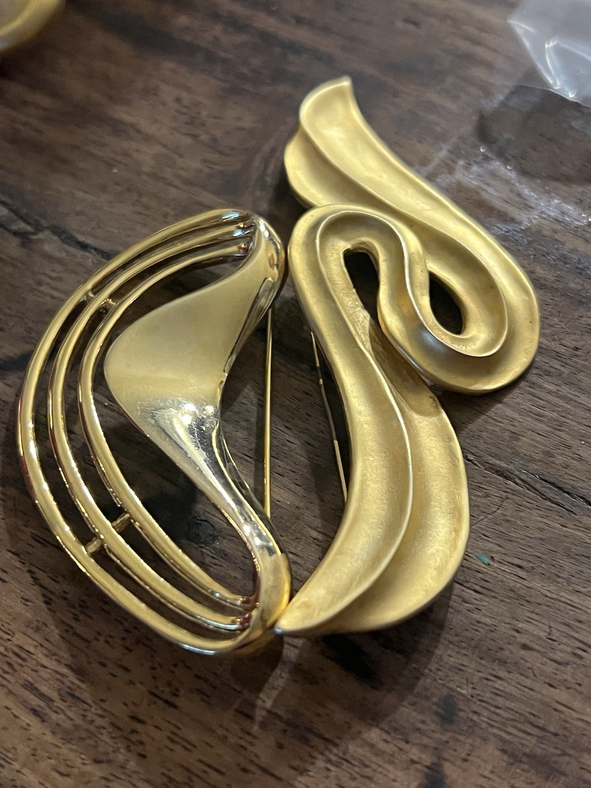Gold Tone Metal Abstract Swirl Brooch Pin Set of 2, No Stone
