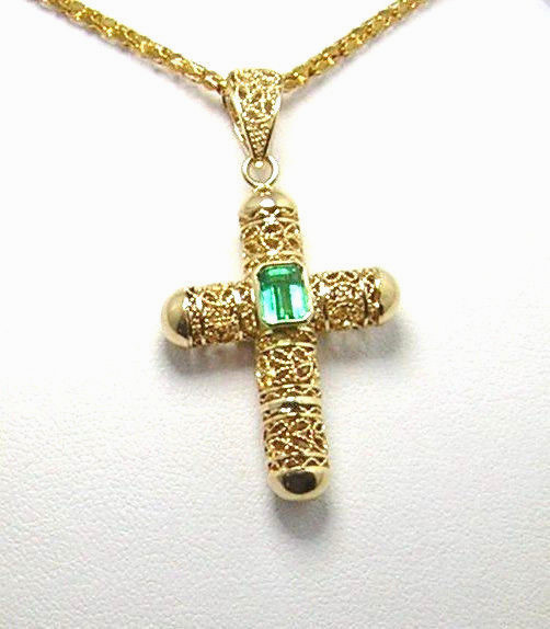 Colombian Emerald Filigree Cross Pendant Square Shape 0.85 Cts 18K Gold Fine Muz