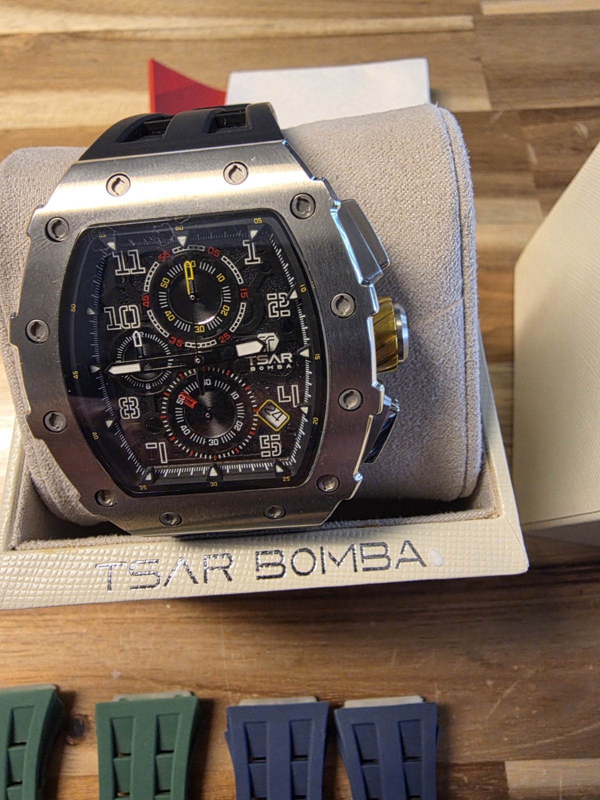 Tsar Bomba TB8204Q Men’s Chronograph Watch Sapphire Crystal Extra Bands