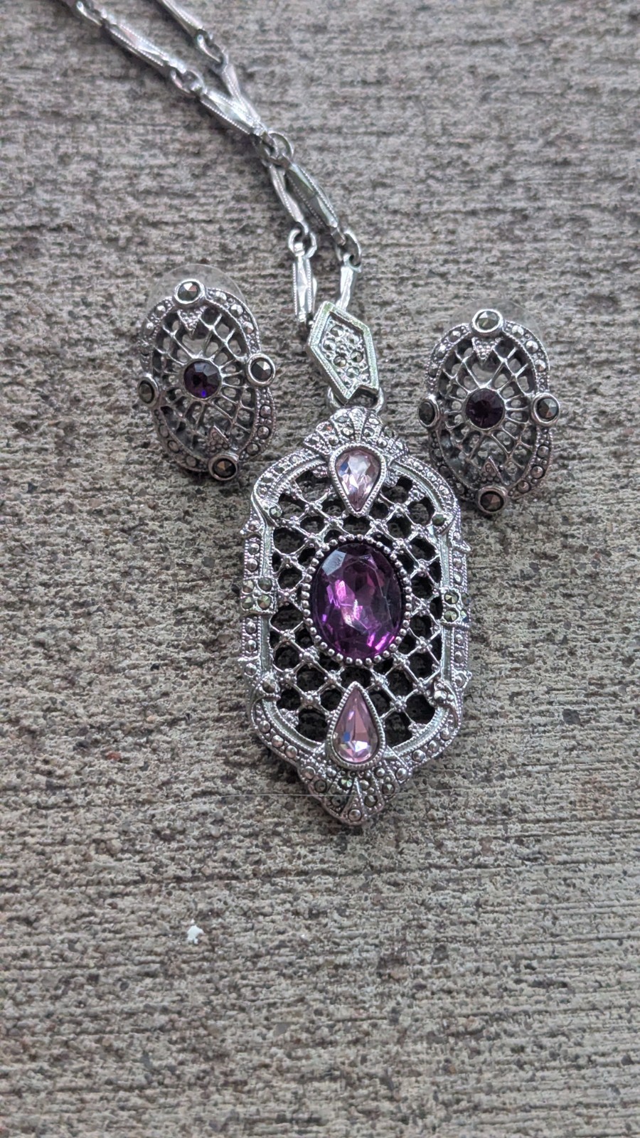 1928 Victorian Style Silver-Tone Filigree Purple Glass Pendant Necklace Earrings
