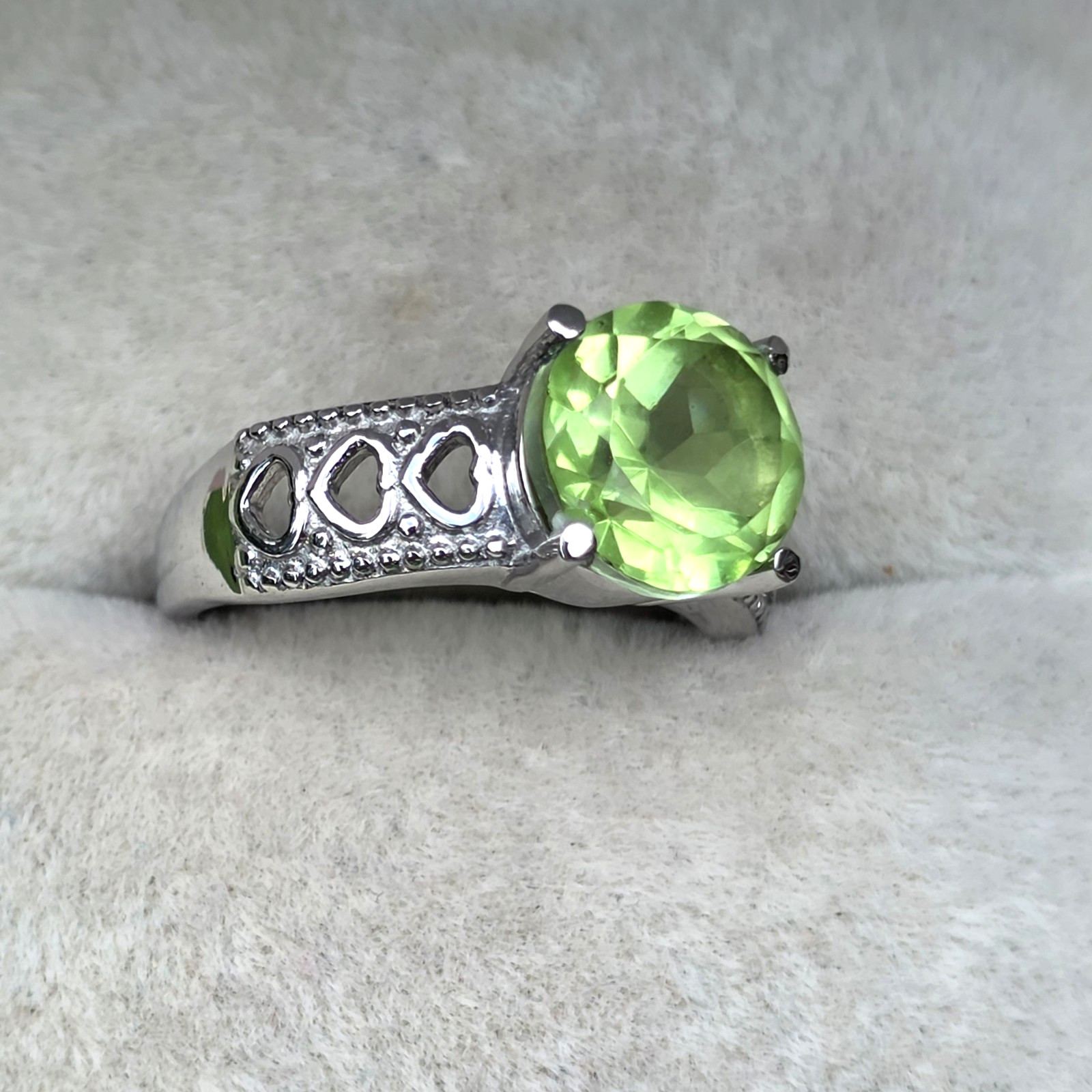 Chartreuse Quartz Solitaire Heart Band Ring in Stainless Steel 3.75 ctw Sz 8