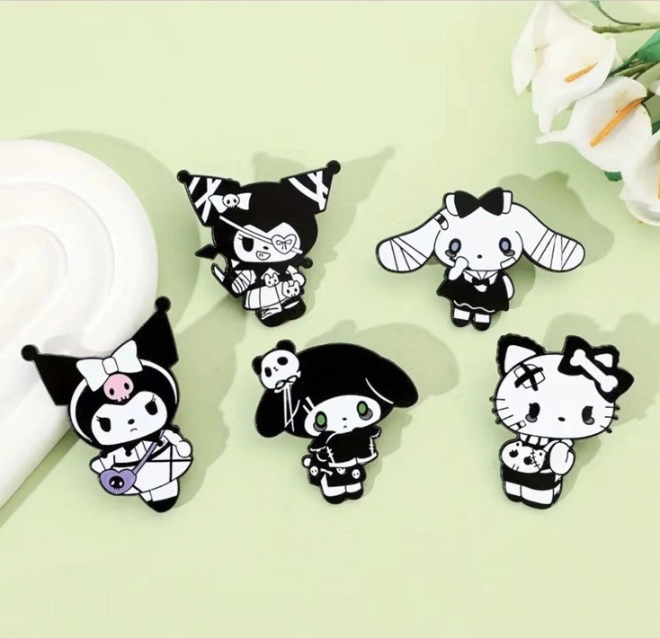 5pc Sanrio Gothic Pins Miniso Hello Kitty Kuromi Cinnamoroll My Melody