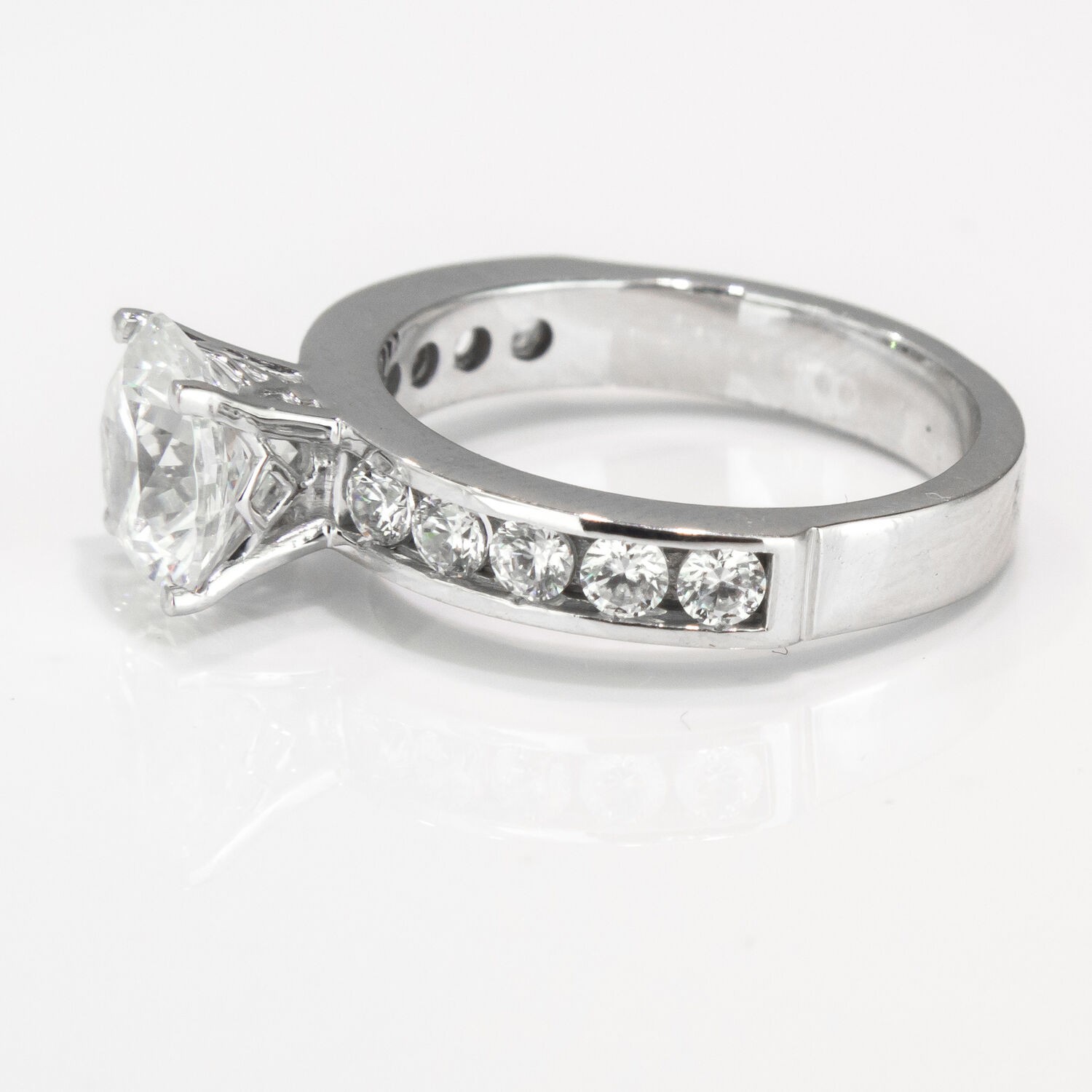 2 1/3 CT Gorgeous Diamond Engagement Ring Round Cut G/SI2-I1 18K White Gold