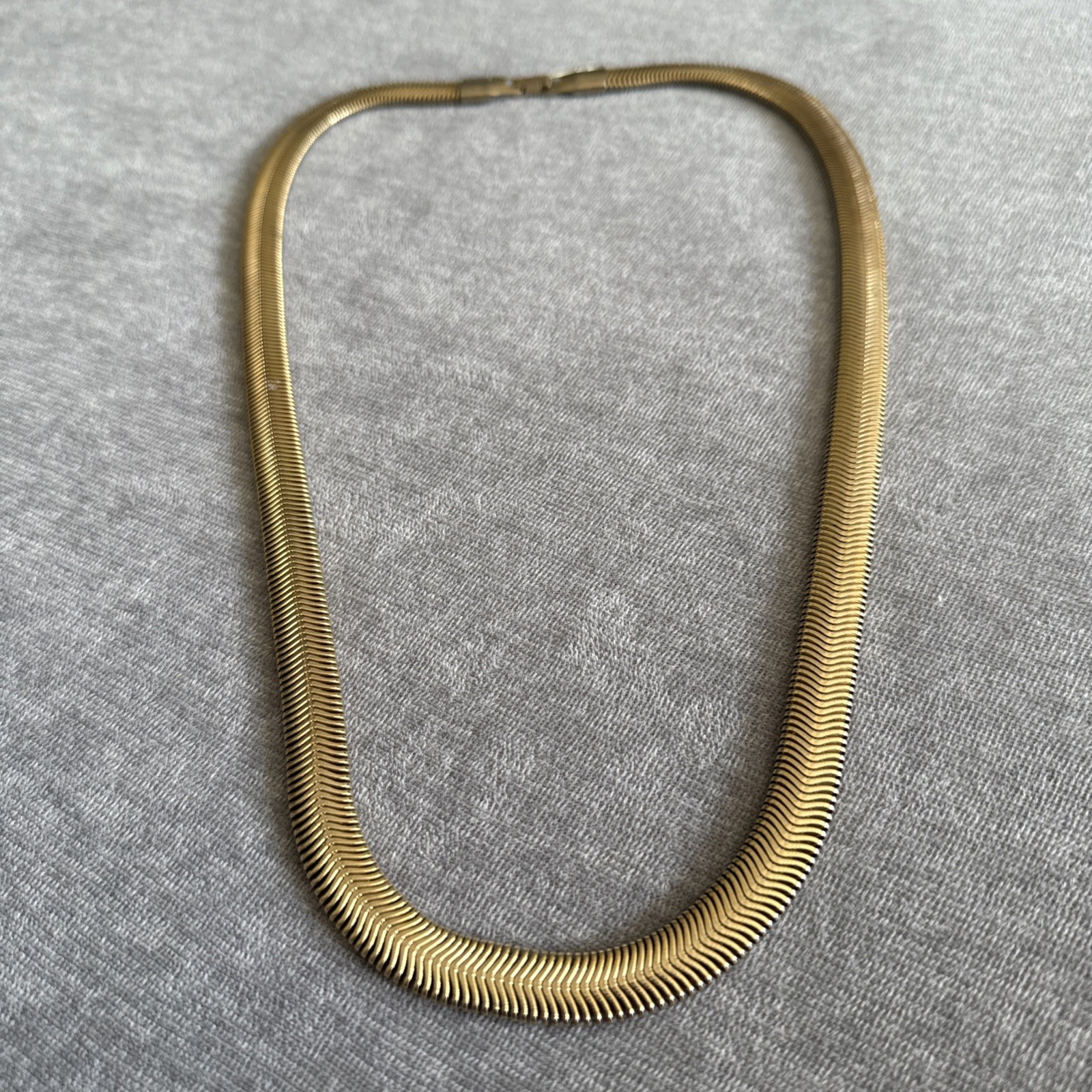 VTG Gold Tone Flat Snake Herringbone Chain Lonh Statement Necklace Chunky 80s