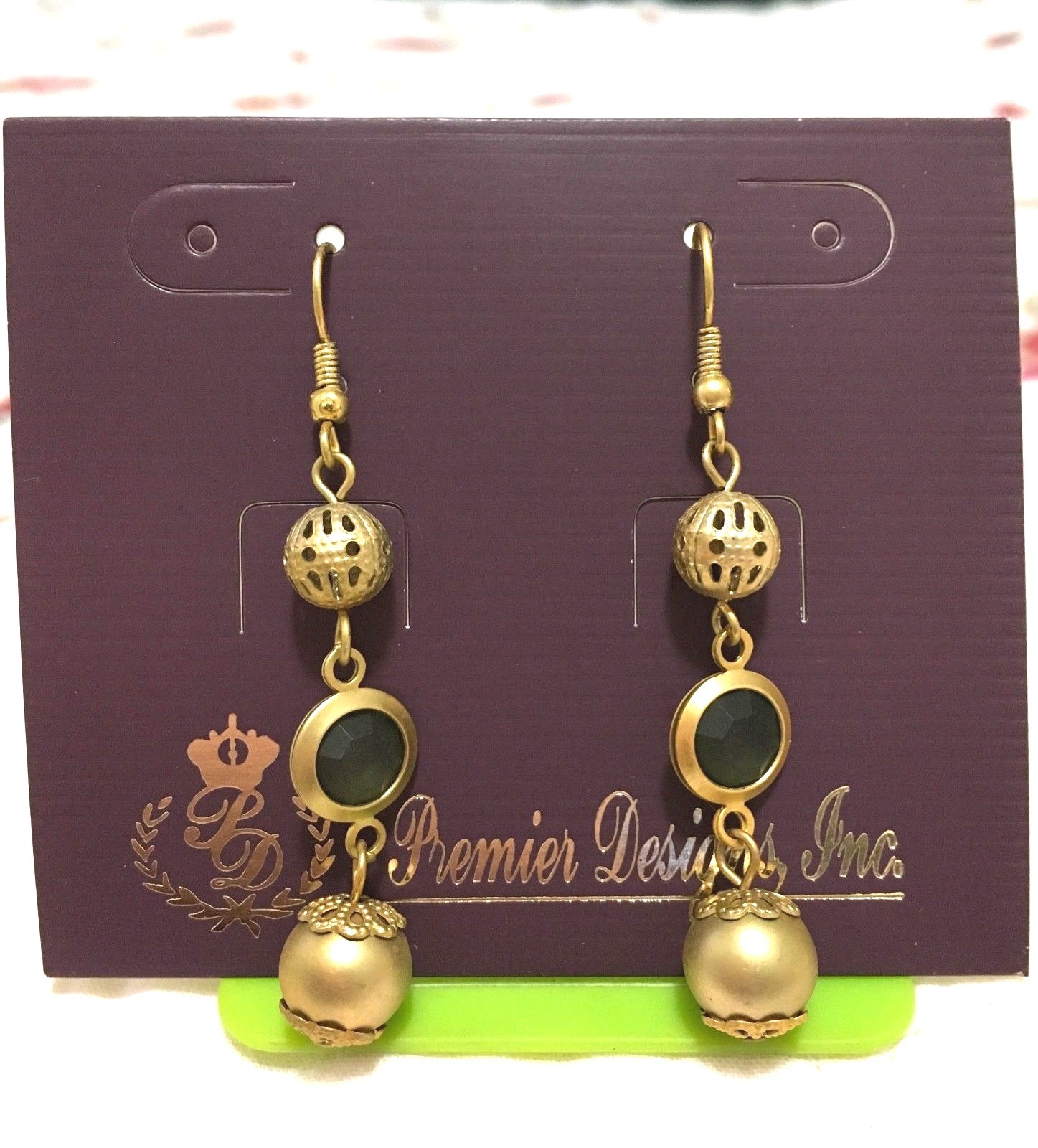Premier Designs “WESTBURY” fishhook earring. 007PE