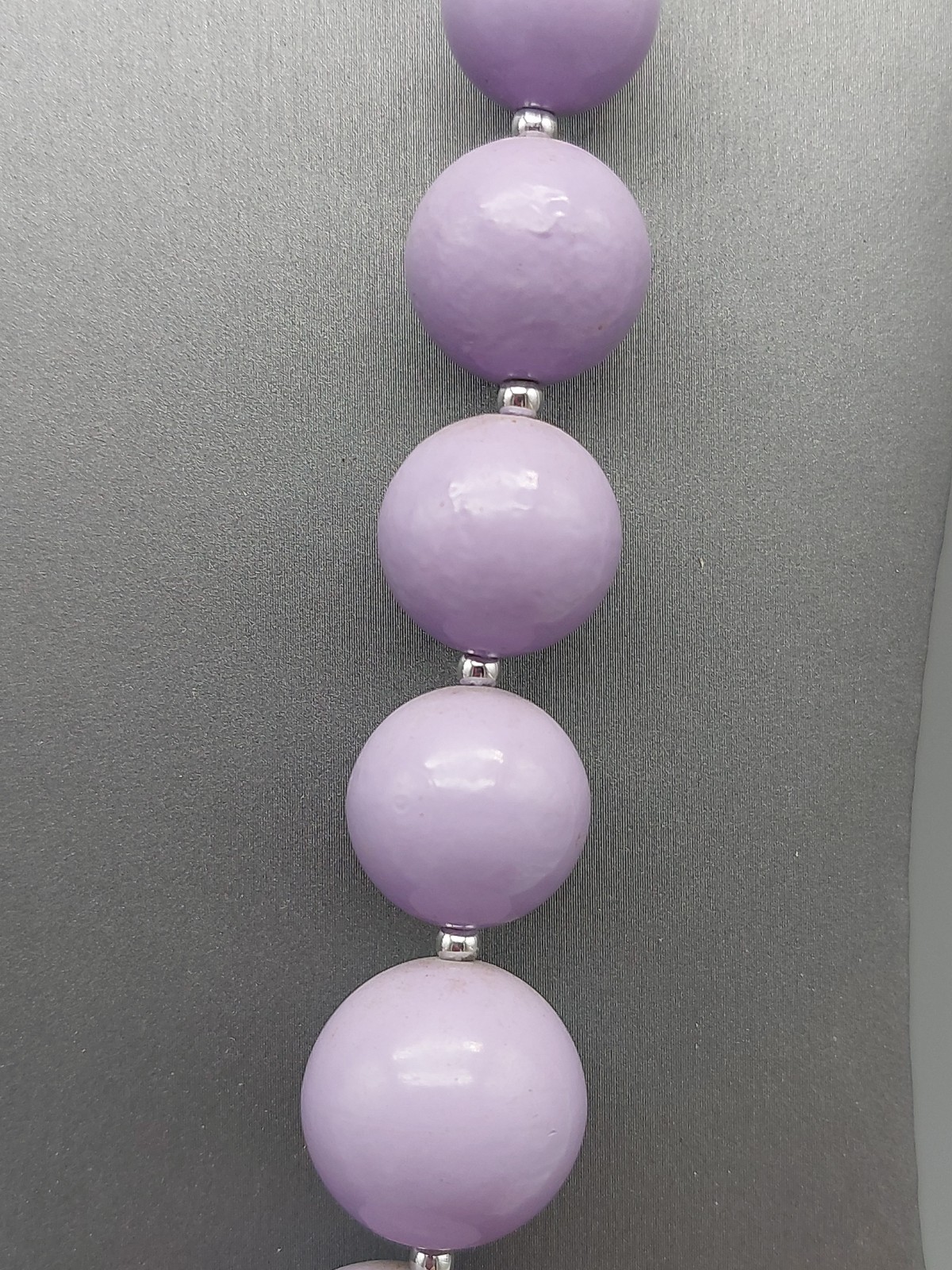 Beautiful Lavander Beaded Necklace Graduated Beads Silver Tone Spacers 24″