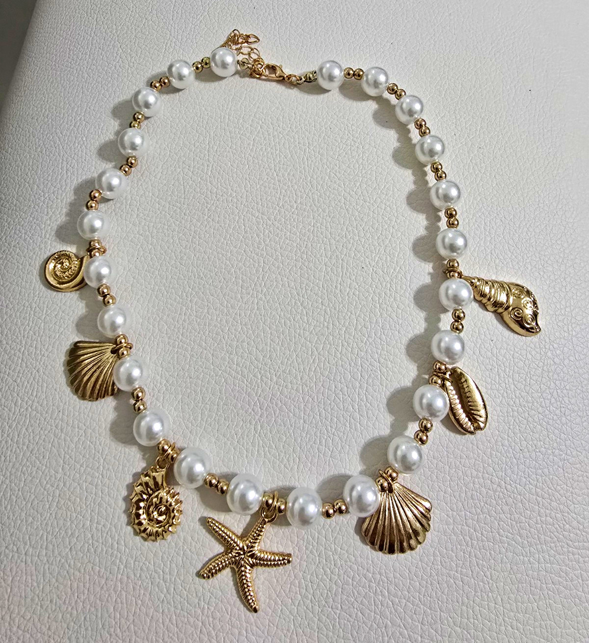 Gold Tone Faux Pearl Beaded Beach Charm Necklace Starfish Seashell Lobster