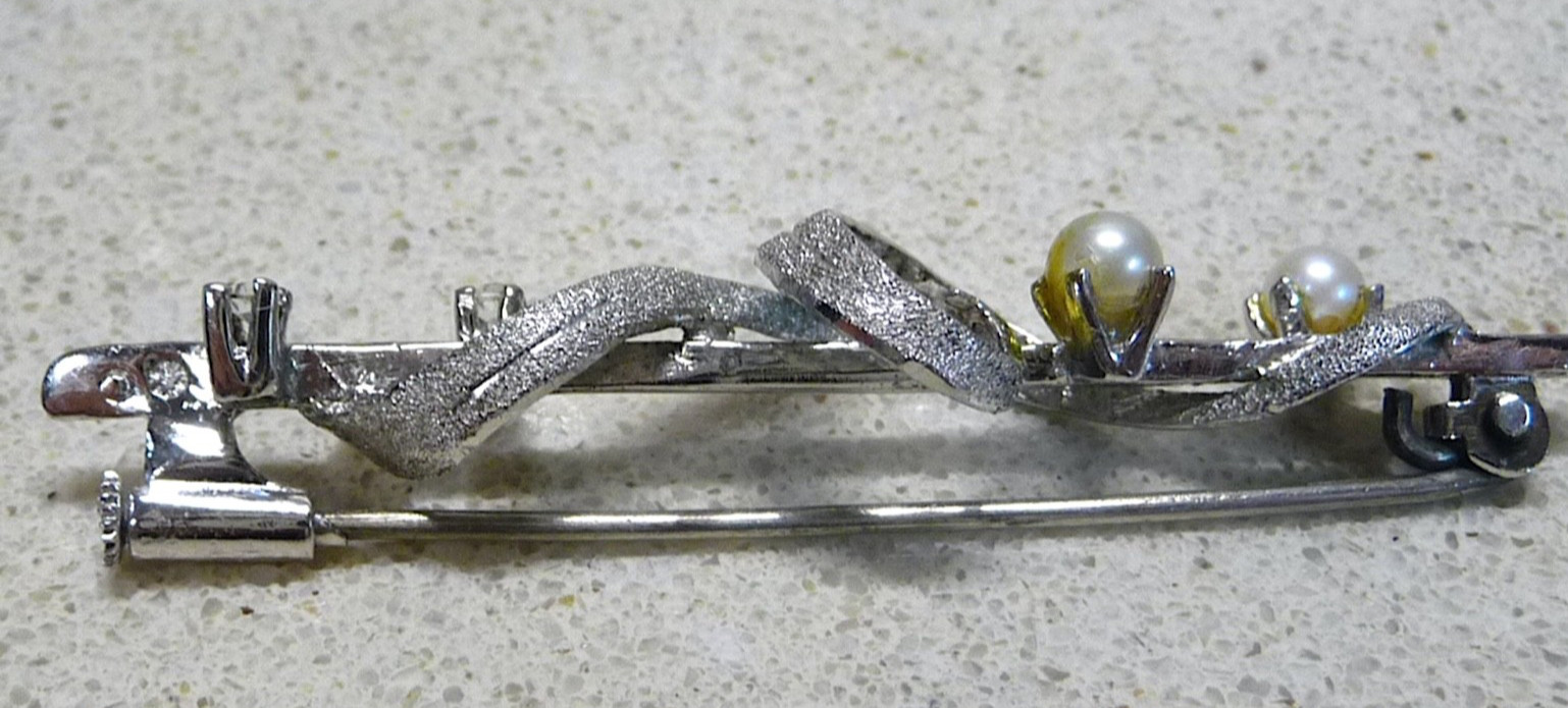 Love Brooches? 5 Vintage Brooches-3 Bar Brooches, 1 Large & 1 Mixed Period Style